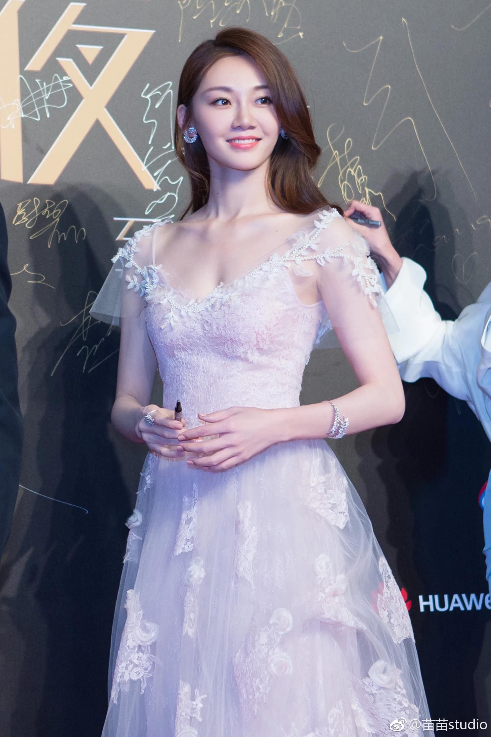 苗苗｜女神真美