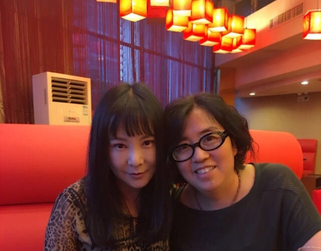 54岁《红楼梦》晴雯近况，替夫还债千万！泪崩自述丈夫死后租房住