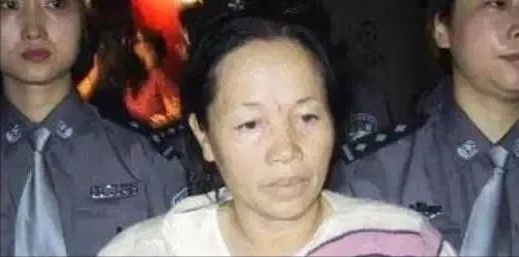 杀害五十多人！中国第一悍匪全国通缉，死刑前还拖5名情人下水