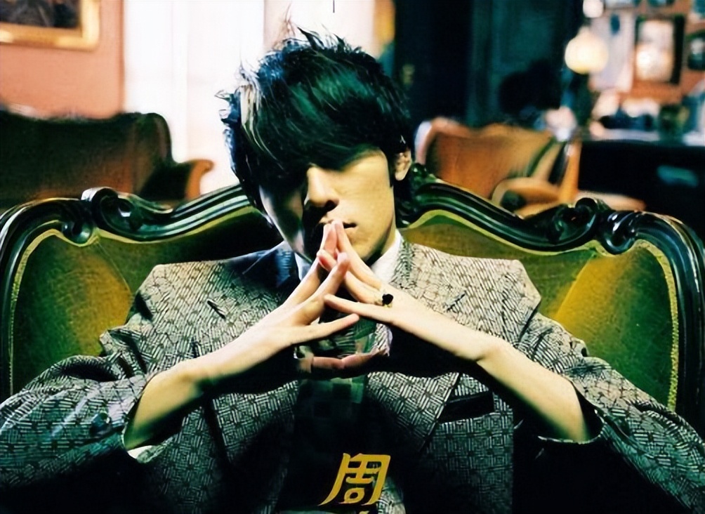 19岁不听话，22岁骨病，24岁含笑离世，才华横溢曾打败周杰伦