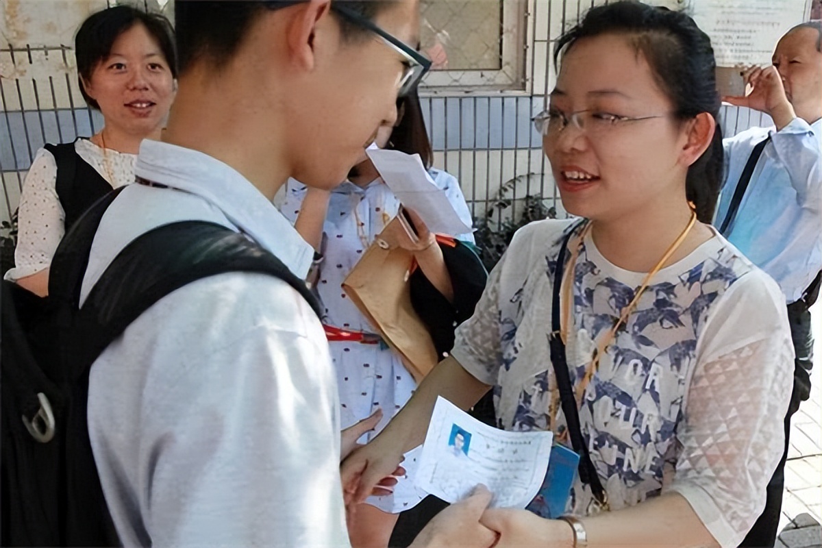 中考和高考当天，父母需要“全程陪考”吗？聪明的家长会这样做