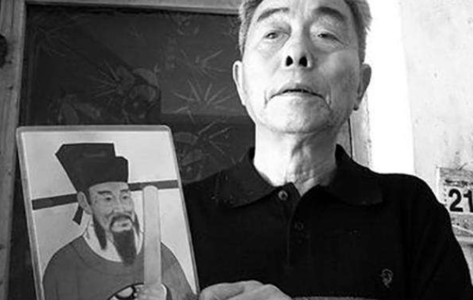 包拯去世，子孙后代今何在？一个超级富豪，另一个默默守护祠堂