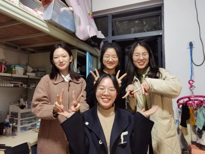 奖学金累计超5万！湖南再现2间“保研寝室”，8位女生还来自同校同学院！