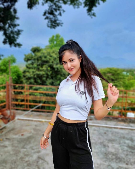 中国小伙去摩洛哥旅游,评价到:满街都是混血美女,且颜值巨高