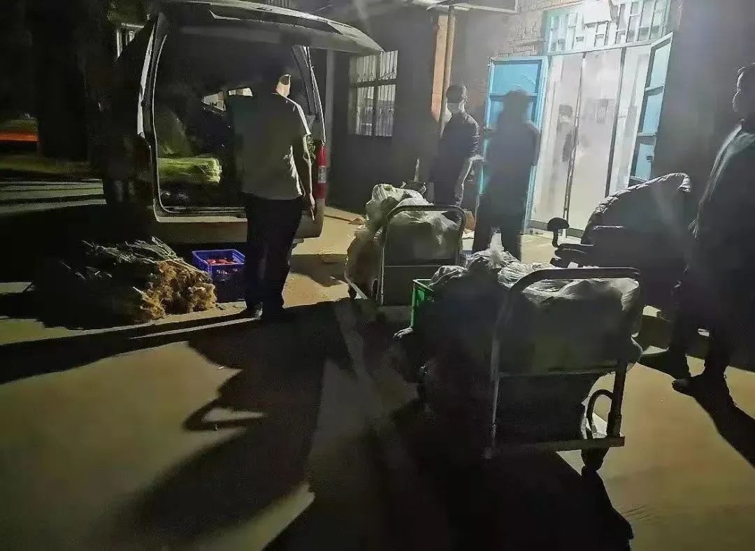 50位书记、院长进驻宿舍，一日三餐免费提供！疫情突袭，郑州大学这样做！