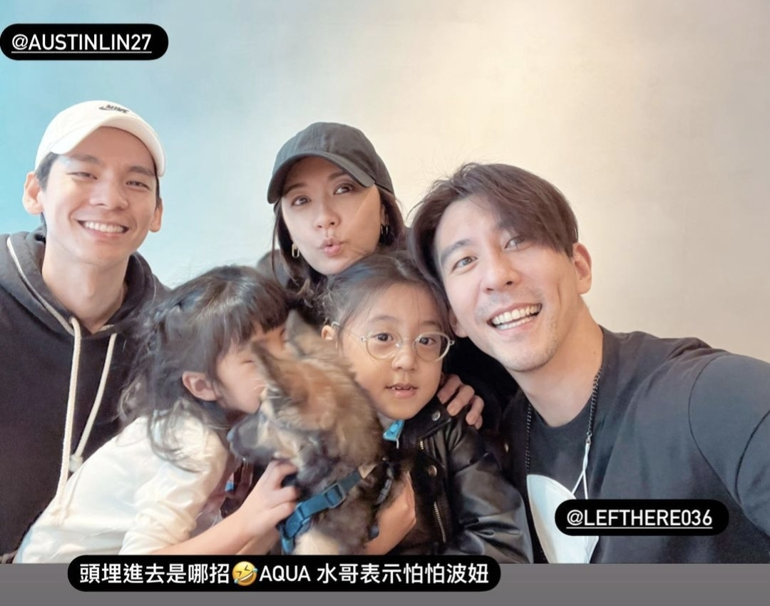 贾静雯晒全家福，和修杰楷越来越有夫妻相，咘咘波妞大眼睛灵动