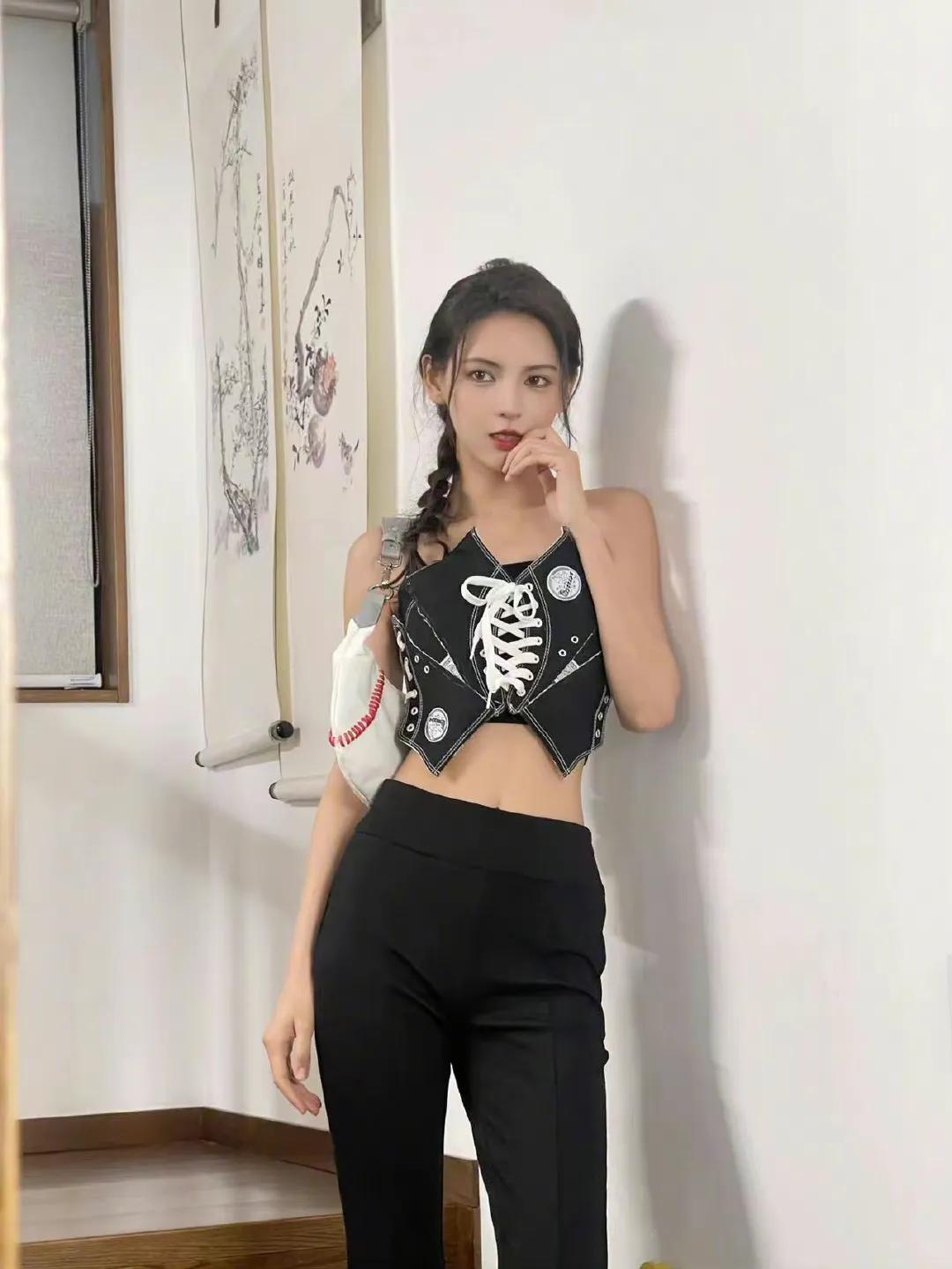 张予曦近期穿搭