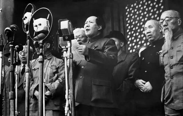 毛泽东十大经典诗词赏析：文采风流，气吞山河