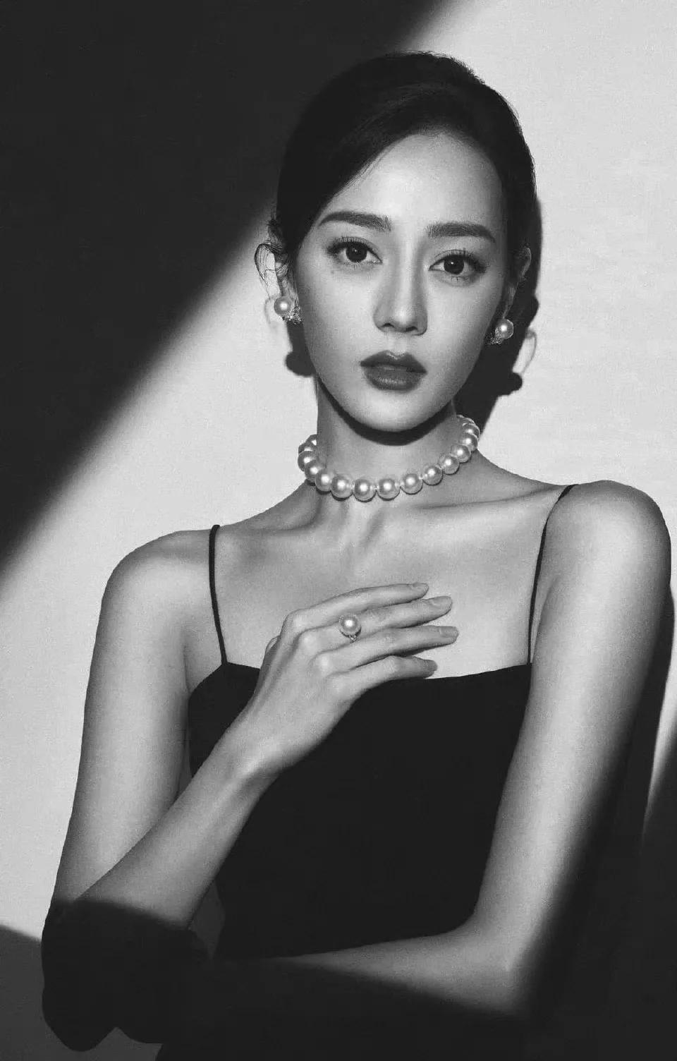 盘点热巴惊为天人的造型，每张图都撩动了我的心巴