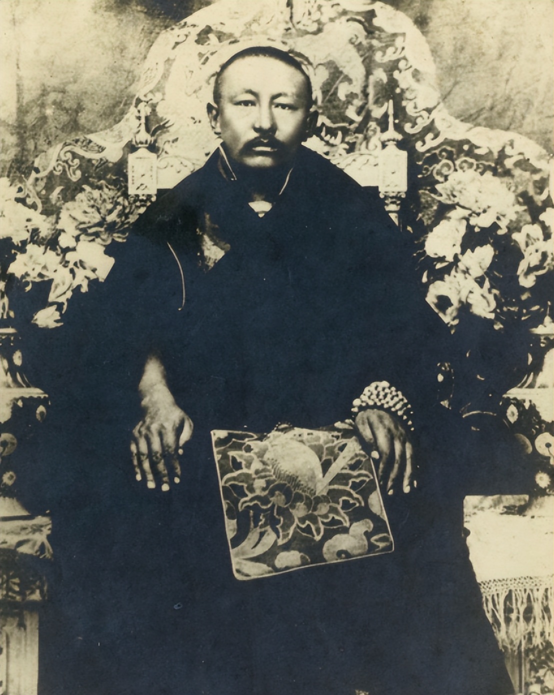 活佛转世灵童 藏传佛教最大活佛转世灵童-文化号