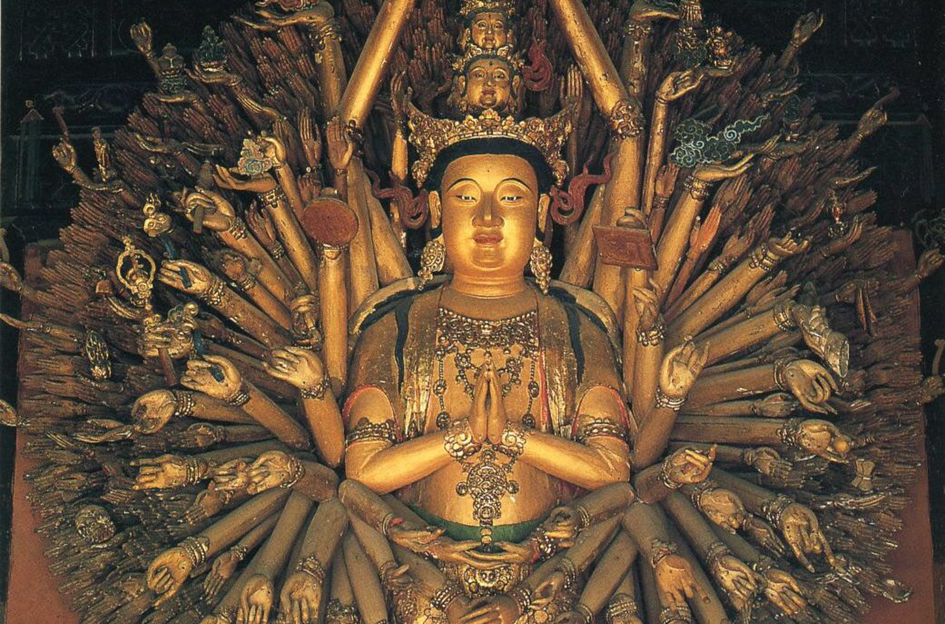 14年重庆千手观音像断指掉落,工人修缮触发机关,打开后发现惊喜