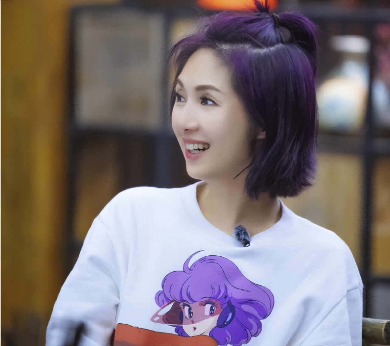 痘痘脸、赘肉、五五分！生图里的女星，让我看见了人间真实