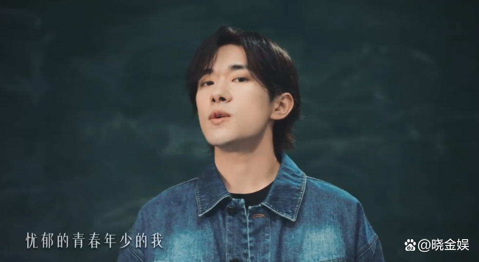 易烊千玺：送祝福，联手罗大佑用歌曲和板书的形式寄语全国毕业生