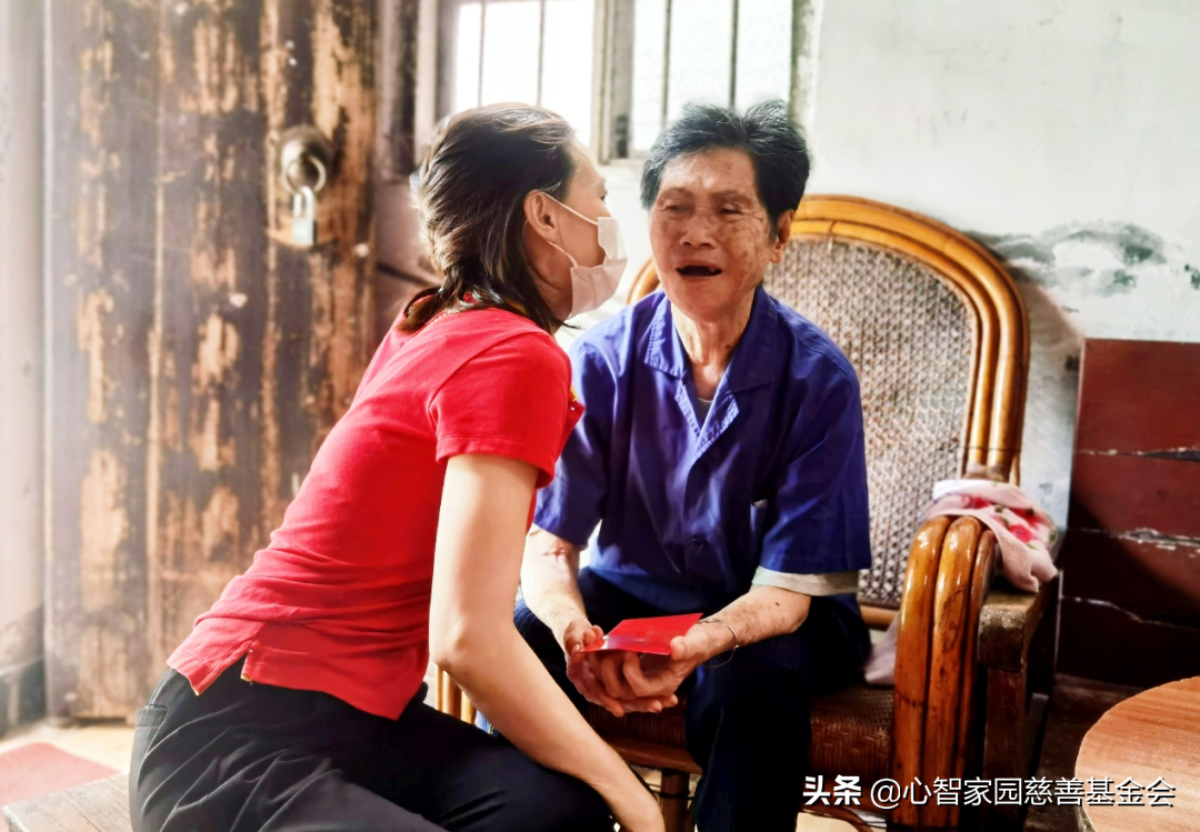 建校助学“未来启航计划”美丽月捐人，来自谢菲菲的故事