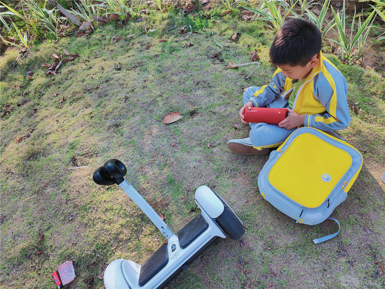 地平线8号儿童背包体验，释压护脊还颜值在线，这特么也太能造了