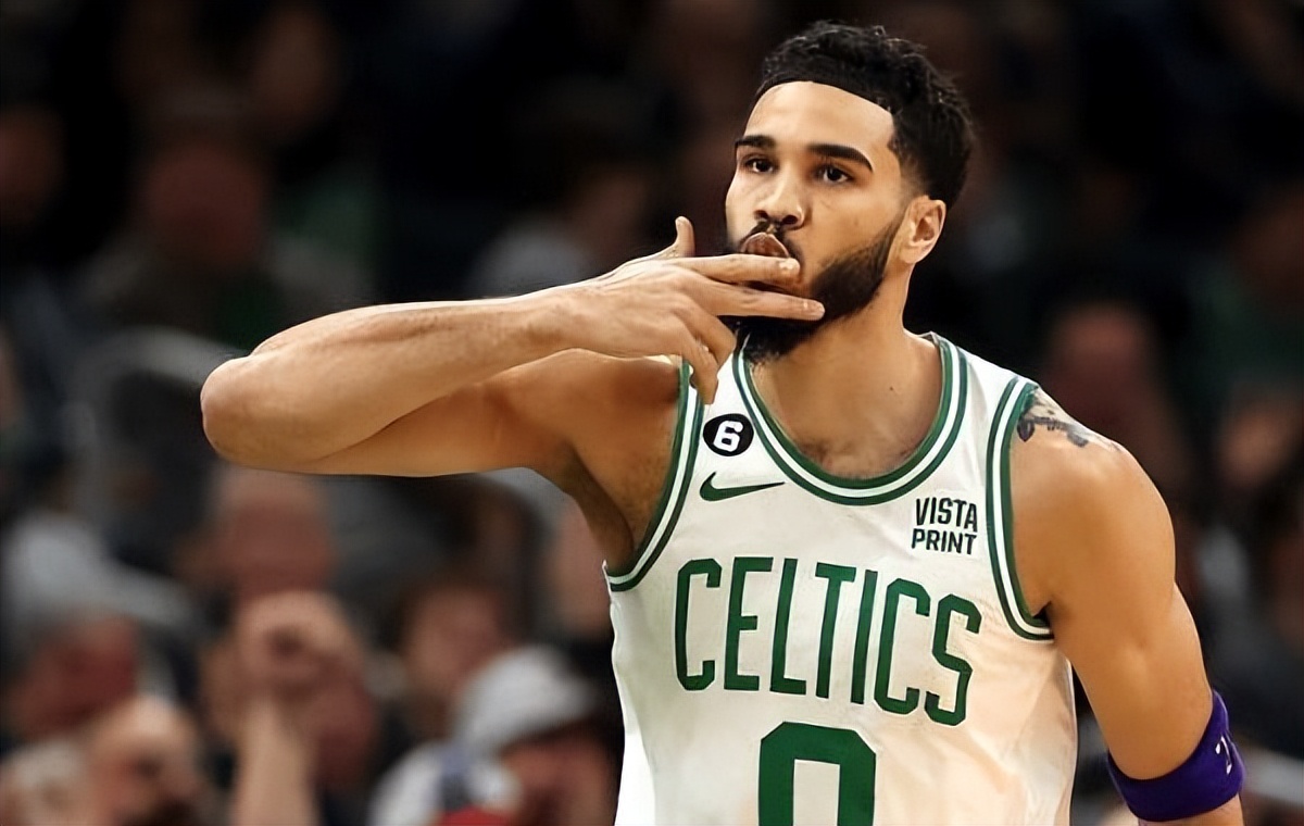 波士顿凯尔特人主场（凯尔特人主场加时117-120负尼克斯遭3连败，塔图姆35+14无力回天）