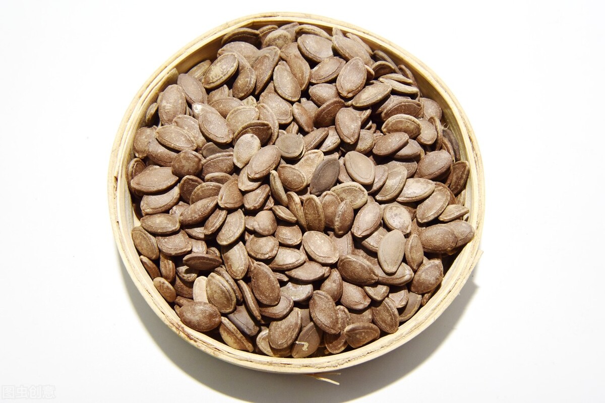 中药瓜蒌子为葫芦科植物栝楼或双边栝楼的干燥成熟种子.