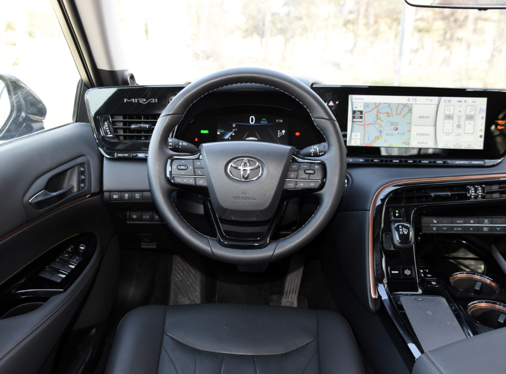 第二代丰田Mirai，与雷克萨斯LS同平台，不烧油不充电，续航850km