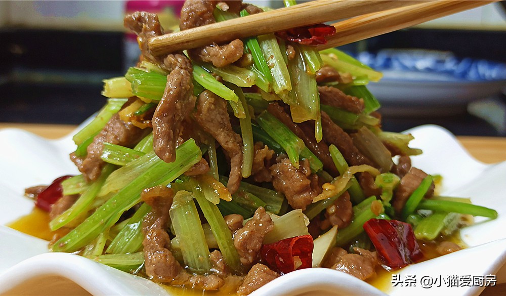 圖片[3]-【芹菜炒肉】做法步驟圖 芹菜脆爽肉絲嫩滑 好吃下飯-起舞食譜網(wǎng)