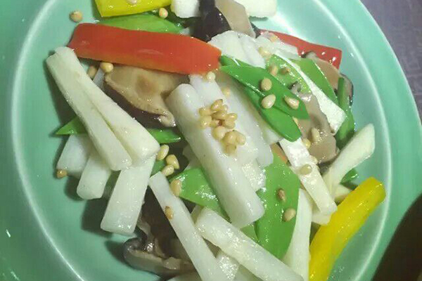 肠癌发生时，大便通常会有2种“改变”，越早做肠镜越好，别忽视