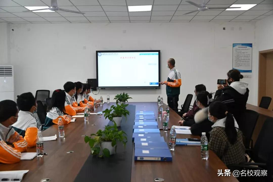 精彩新世纪，师生联动大课间，阳光体育六十分