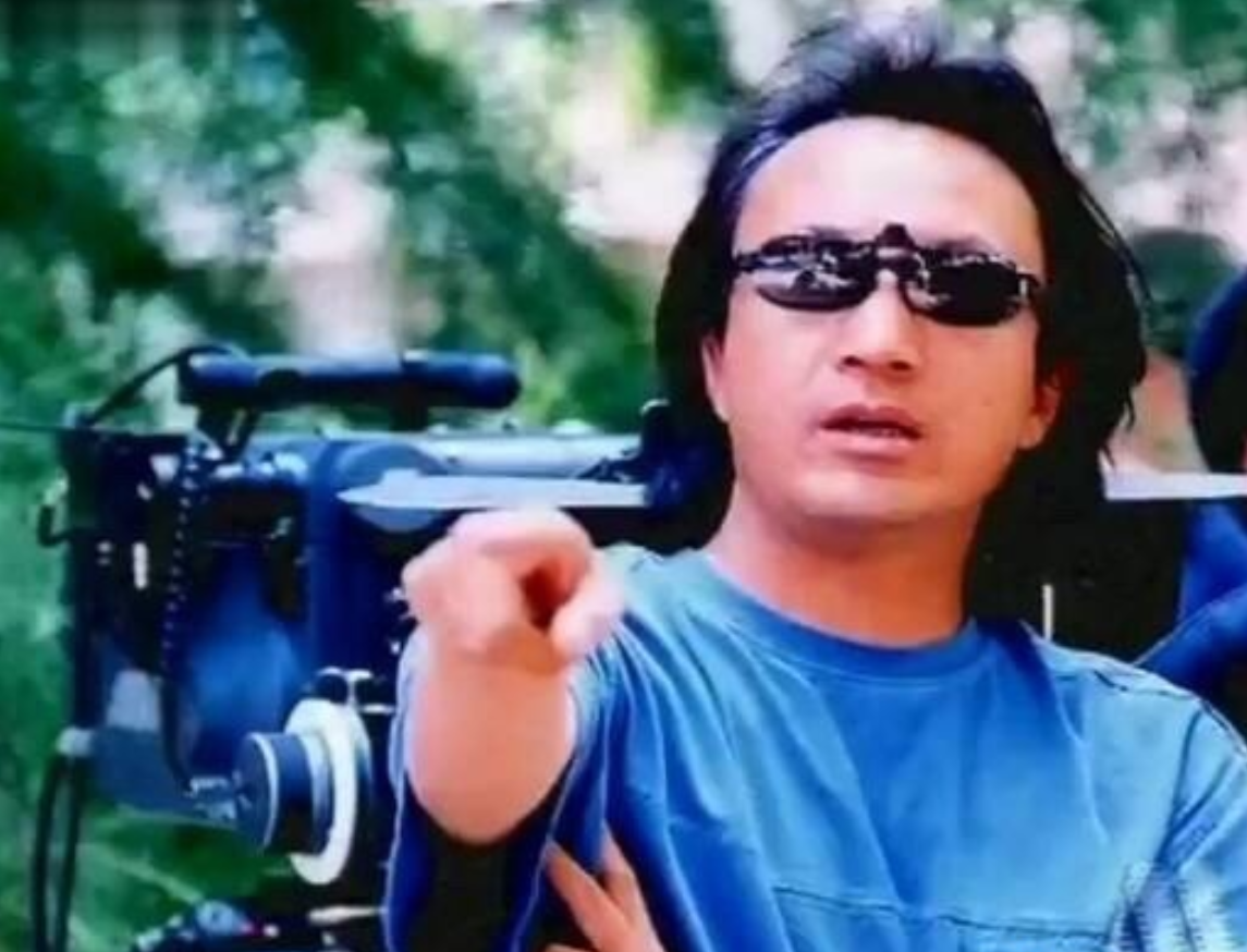 知名演员李佳璇：导演丈夫去世8年，与狗为伴，她的痴情让人泪目