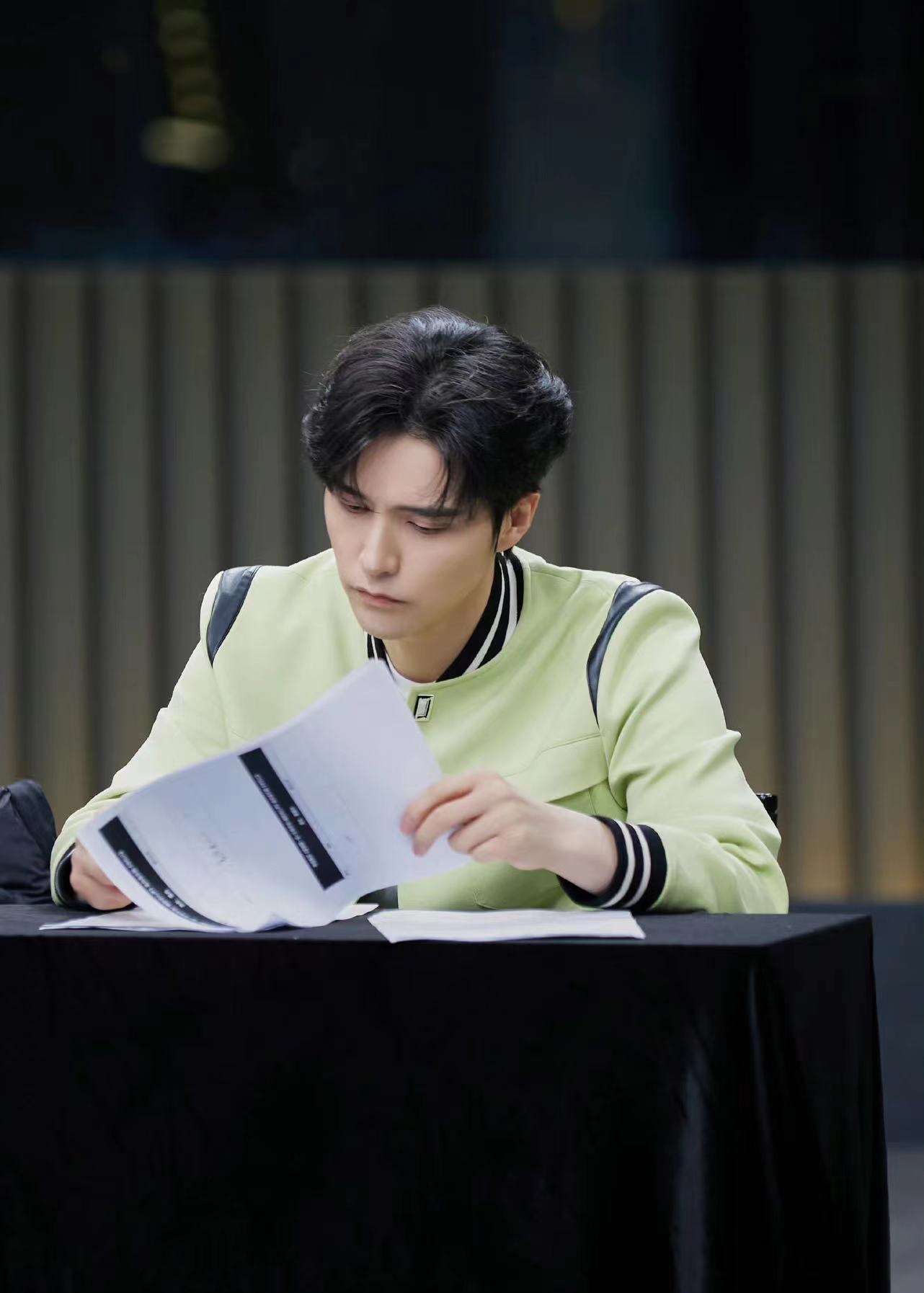 阿云嘎《爱乐之都》不舍演员离别 共情式寄语温暖真诚