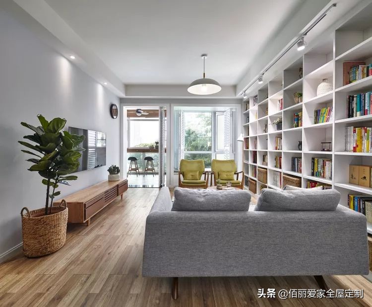 把书房装在客厅，原来这么有情调