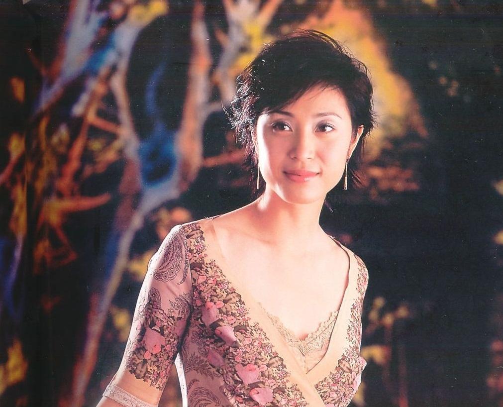 年少不知阿姨好,长大后才觉得超美的六位女港星!