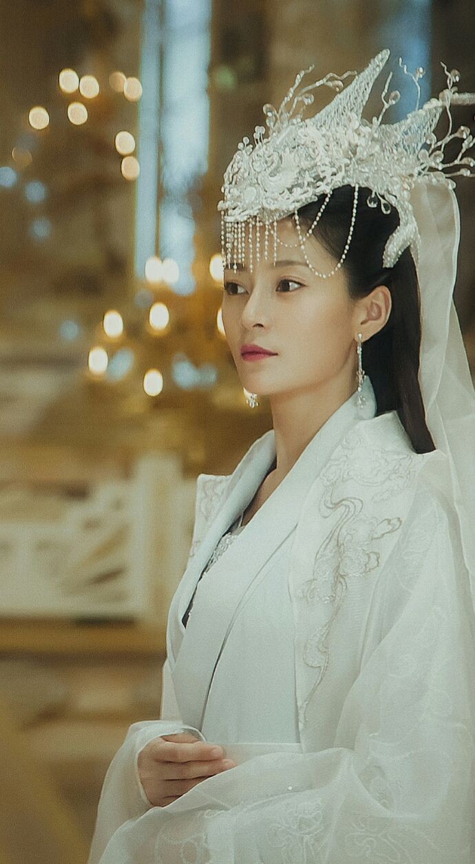 同为军艺出身，这12个女星命运不同：有人视后大满贯，有人被唾弃