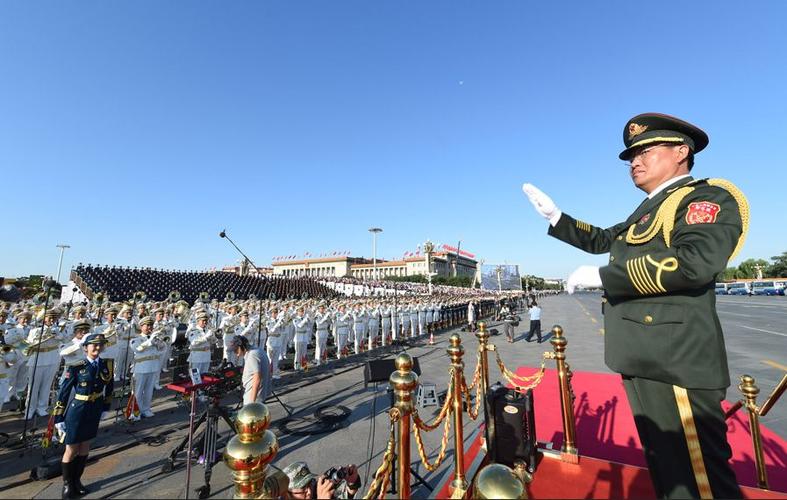 包容是博大胸怀！中考作文范文《求大同存小异，融共性扬个性》