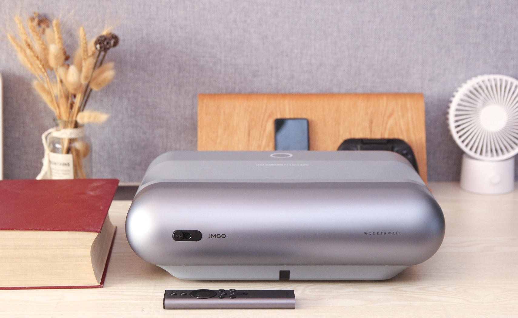 坚果智慧墙o1 pro评测,百吋家庭巨幕最优解