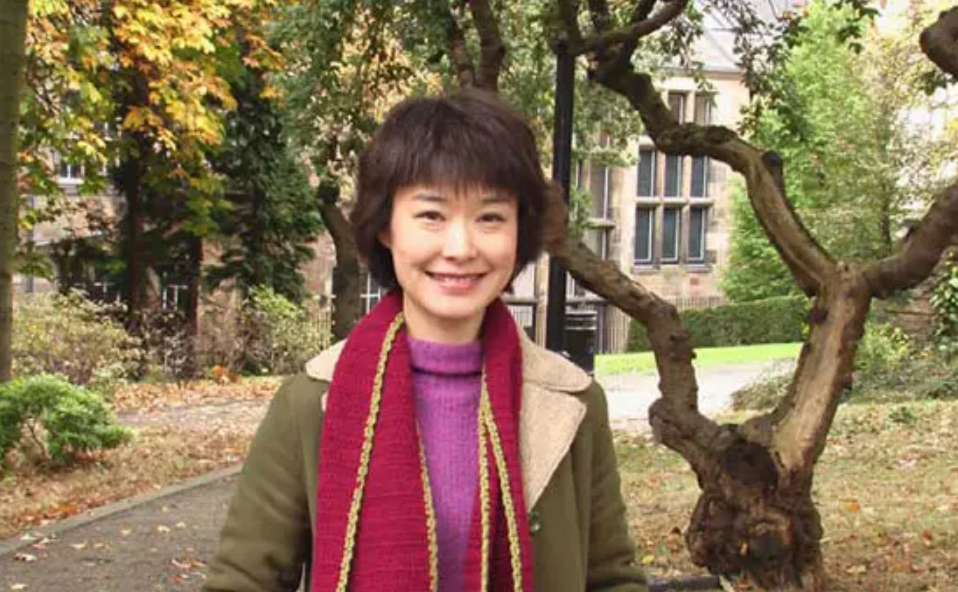 主持人王雪纯:22岁嫁初恋,结婚30年无儿无女,选择丁克有苦衷