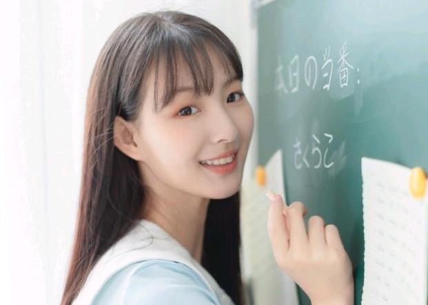刚和认识的女生聊天老是不回信息，怎么才能让女生和你聊天？
