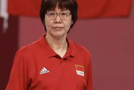 郎平卸任中国女排主教练，她卸任的原因是什么...