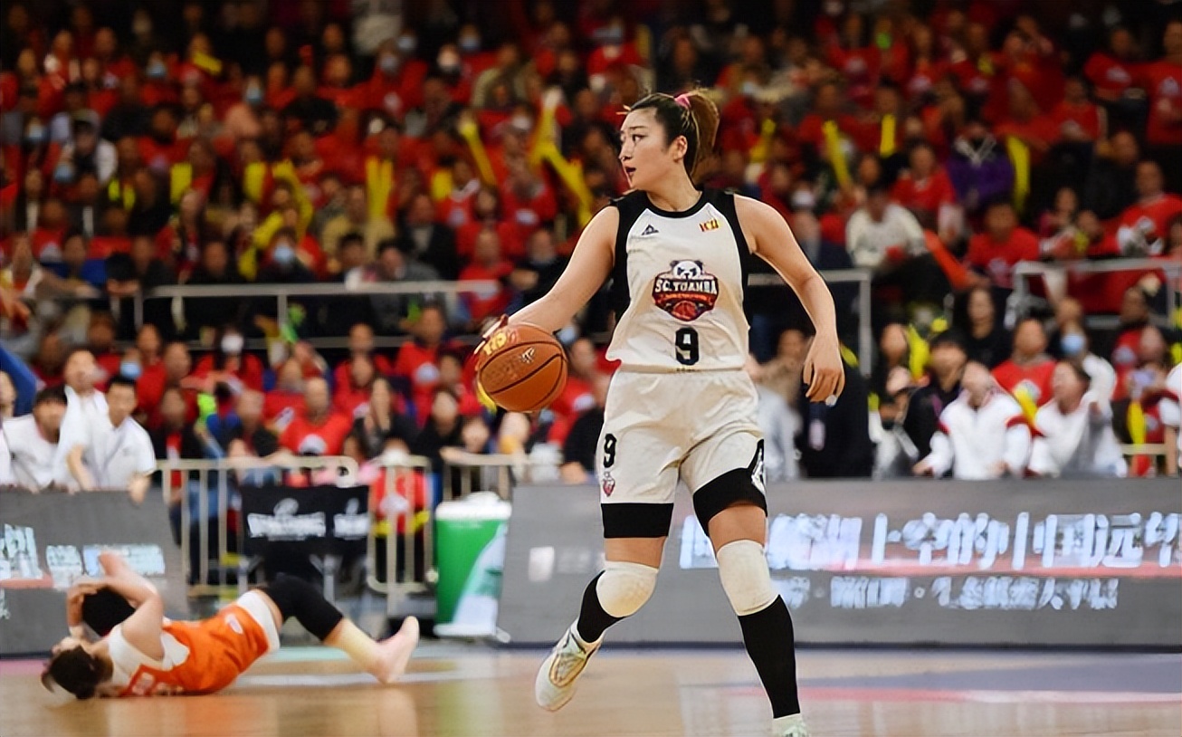 2019中国女篮联赛（恭喜！李梦加盟神秘人联手MVP，中国女篮四巨头征战WNBA创纪录）