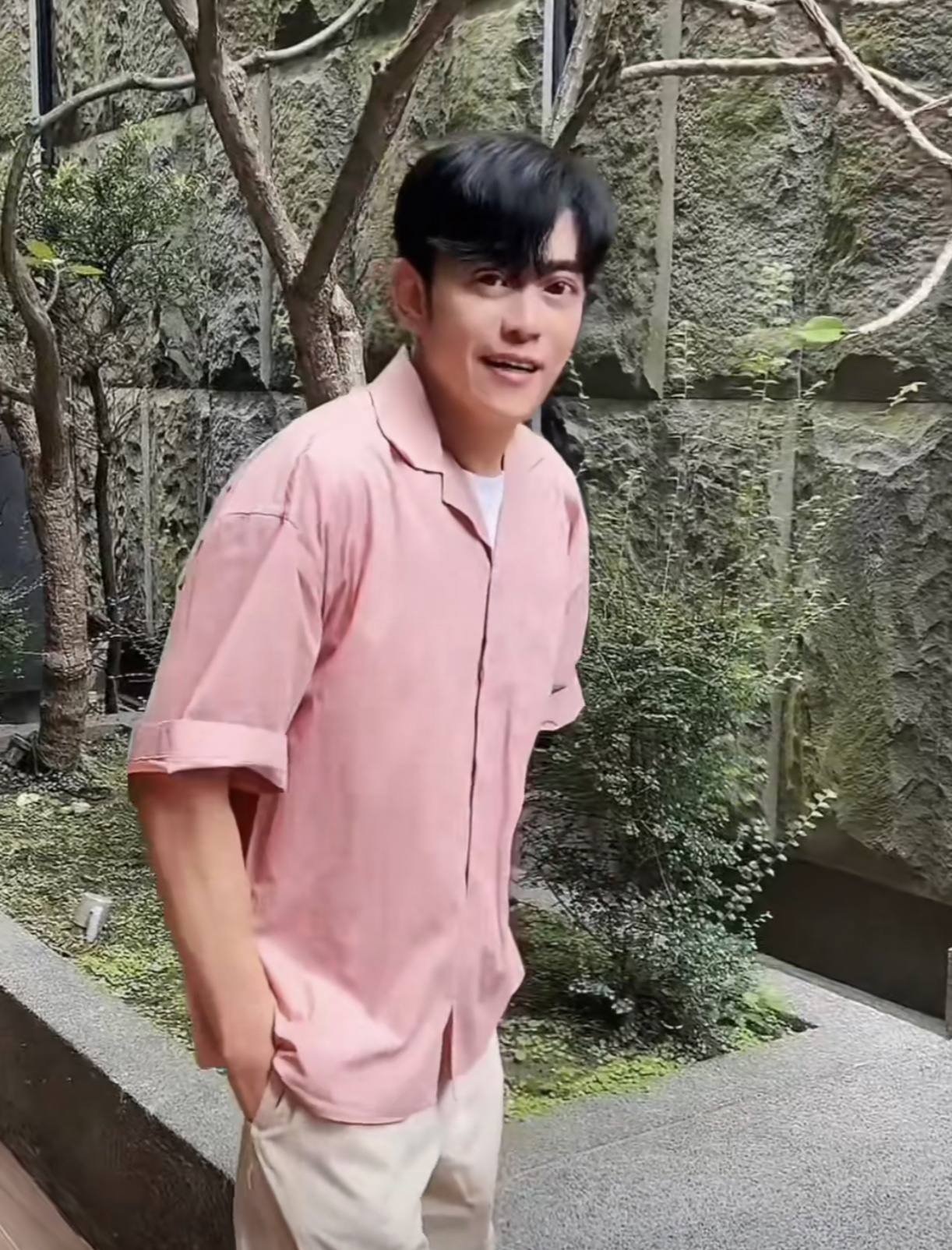 前亚视小生近况曝光！曾做肠穿孔手术休养4年，去年公开讨工作