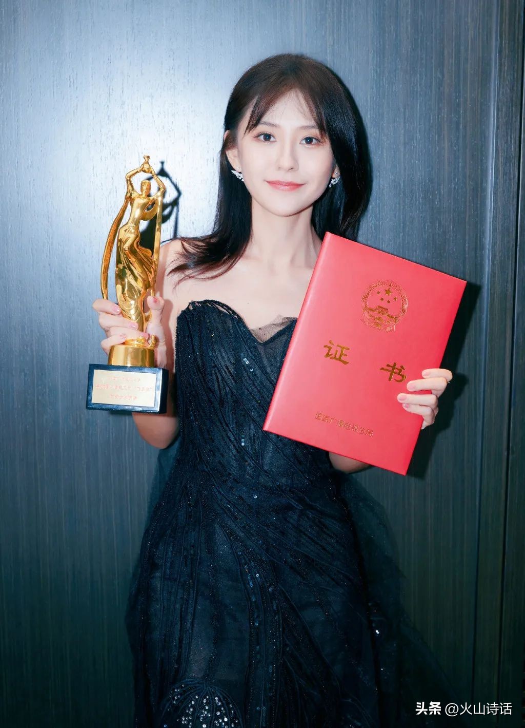 "水花"热依扎:表演没有第一和最好,只能说当下让别人共情