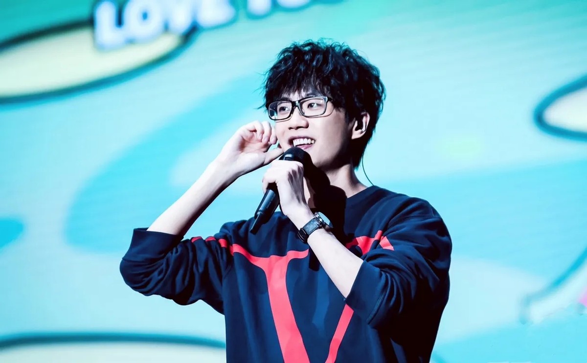 许嵩事件不断发酵,经纪公司发声,他被曝依靠抄袭周杰伦歌曲起家