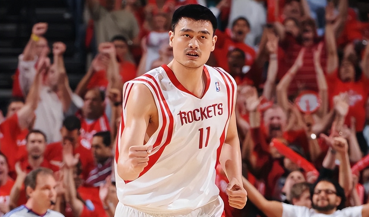 姚明评价詹姆斯实力(詹姆斯前队友盛赞姚明:他像成年人打小孩 如果