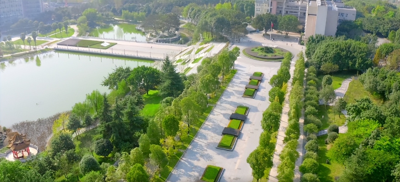 穷学术浩瀚，育时代英才！西南政法大学：法学黄埔，声传天下！