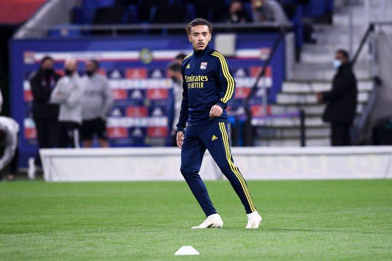 但巴萨同样虎视眈眈（曼联和巴萨虎视眈眈，里昂边卫古斯托是达洛特的完美替代者？）