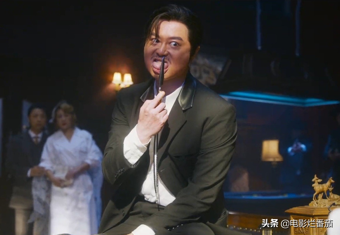 13天破20亿！2022年初这个无名之辈的表演，让我爆发出久违的大笑