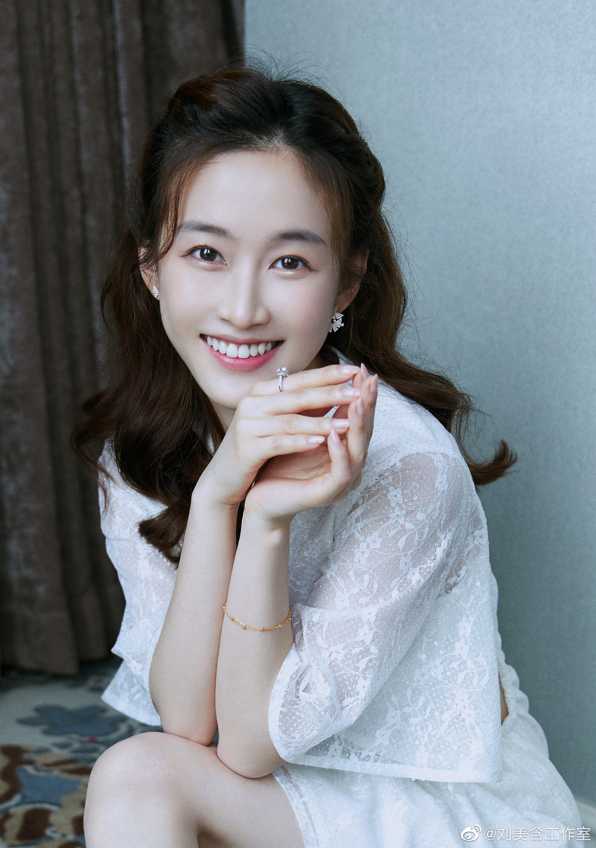 刘美含刘美含个人资料刘美含图片最新动态(刘美含的图片大全) - 盾灵