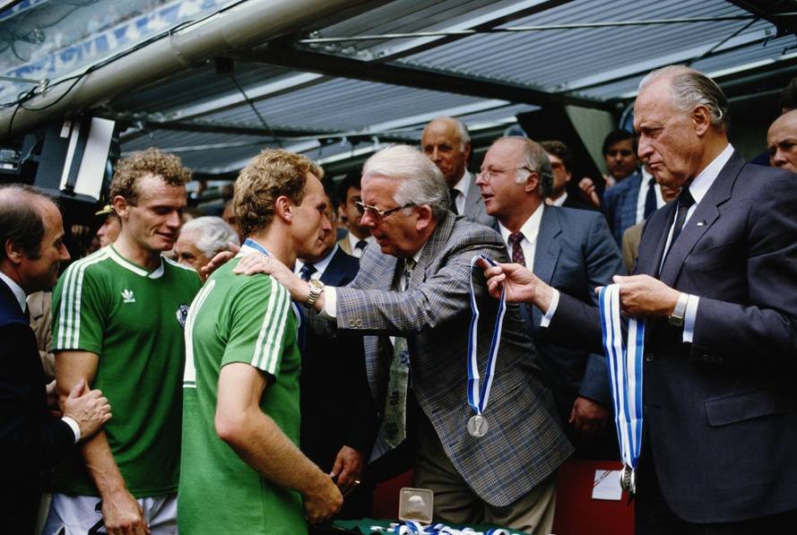 2010世界杯热身赛（世界杯热身结束，盘点近十届世界杯冠亚军的热身赛成绩）