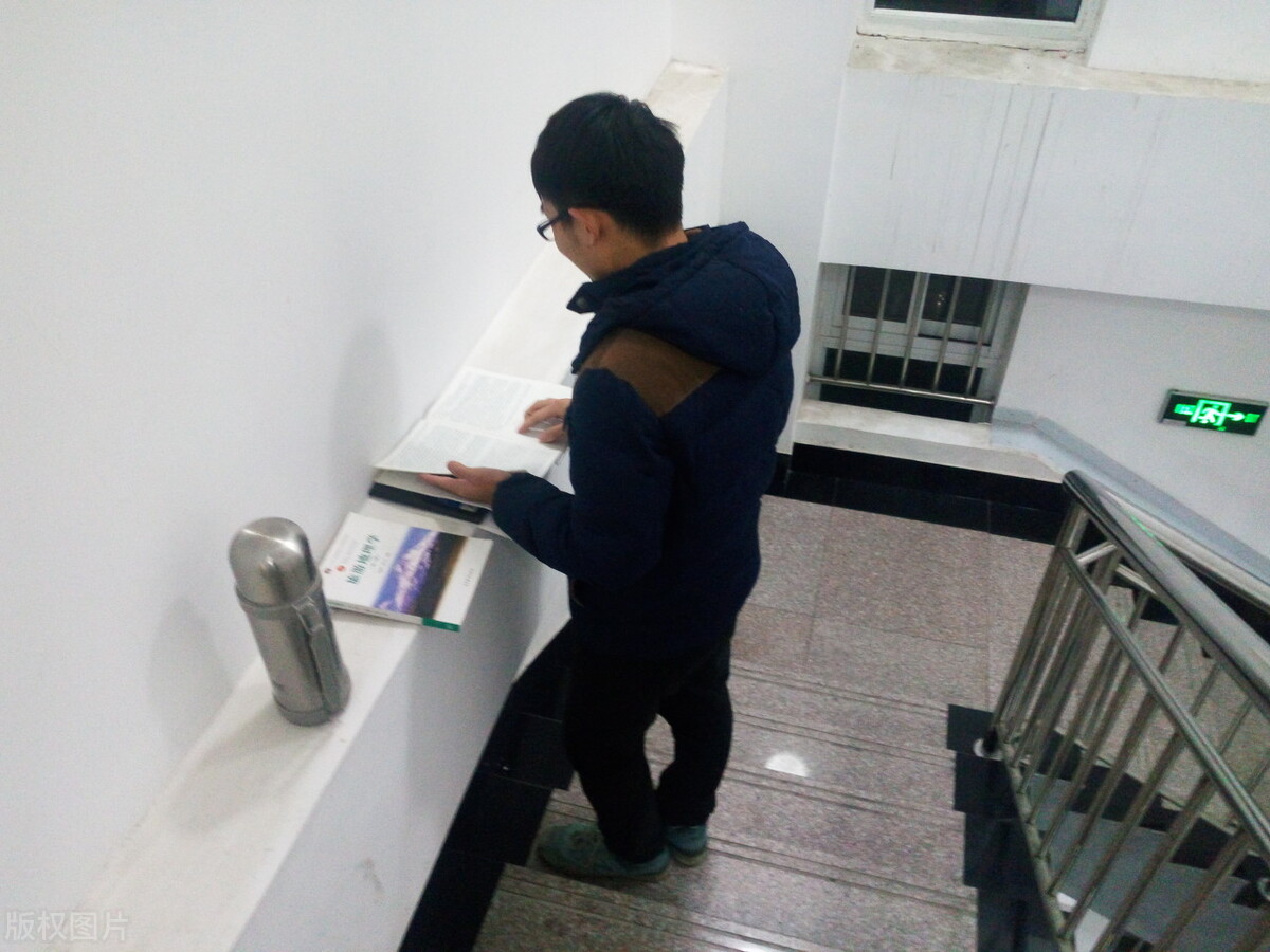 考研400+联系导师被拒！跨专业考研有多不容易？