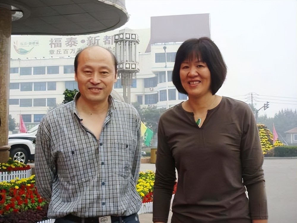 世界杯女排员工（张蓉芳：悲壮的排球生涯有泪水，因丈夫胡进遭非议）