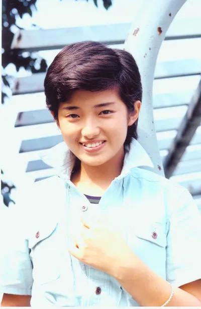 山口百惠，25张精美的照片