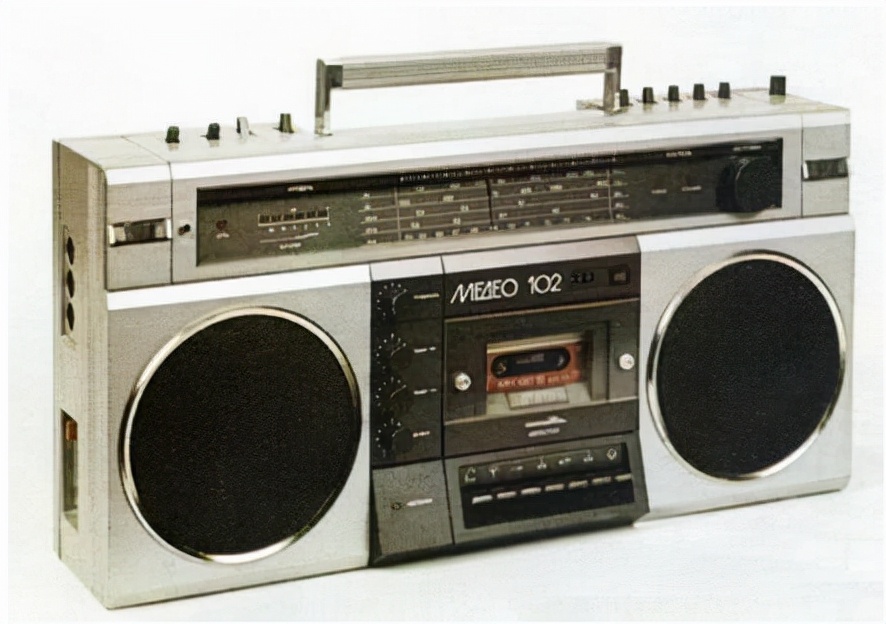 电池大王钟馨稼：豪捐美国1000万，称中国穷跟他无关，现销声匿迹