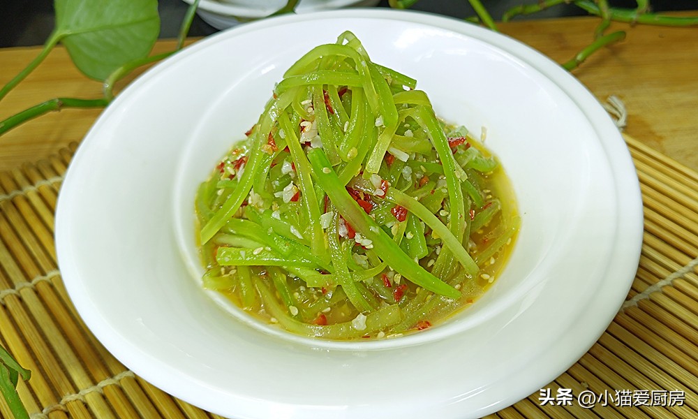 【凉拌莴笋丝】做法步骤图 教你正确做法 脆嫩爽口好吃-起舞食谱网